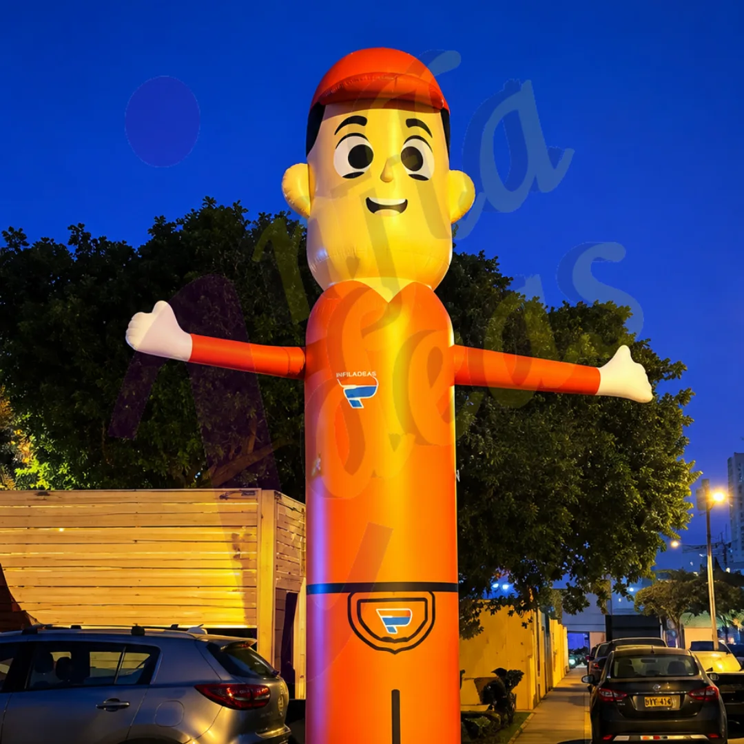 Muñeco inflable publicitario personalizado para Supeladas en evento nocturno